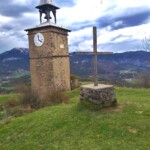 Eglise clocher Montclar alentour Azur et Neige vacances